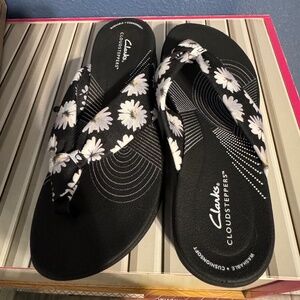 Clark’s CloudSteppers Size 8 Machine Washable Brand New in box‼️